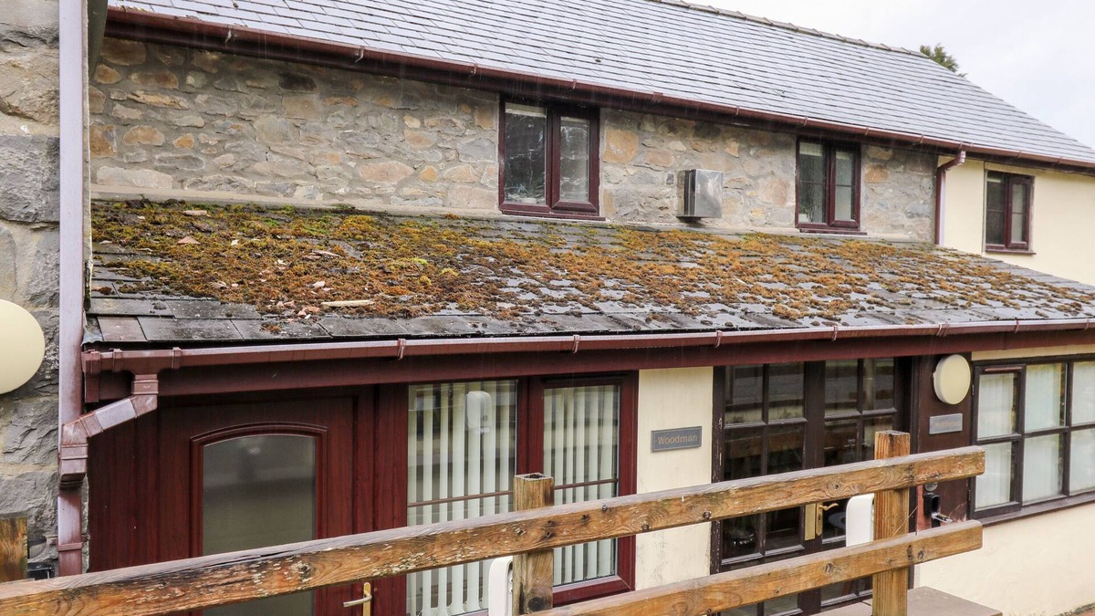 Llanwrthwl Cottage | THE WOODMAN, pet friendly, character holiday cottage in Rhayader