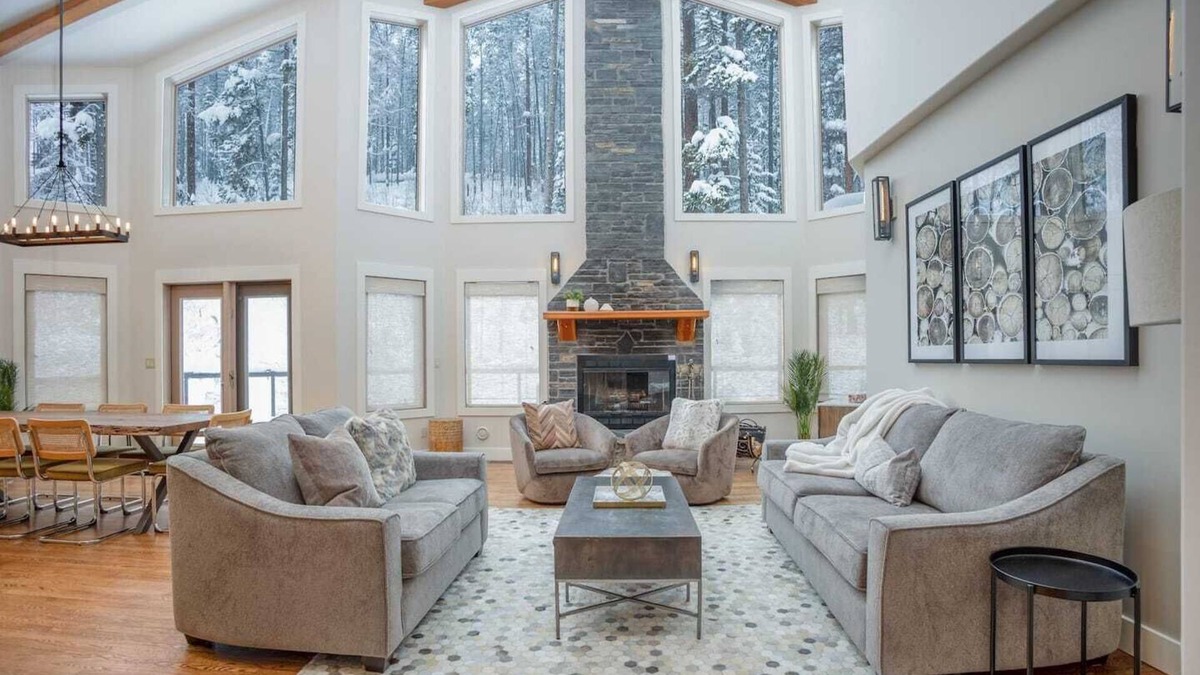 East Kootenay House | The Woods by Simply Kimberley | Mountain Chic and Serene
