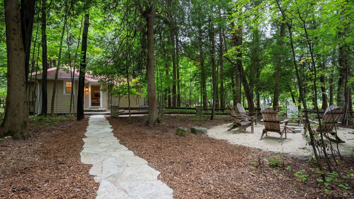 Egg Harbor Cabin | The Woods Cabin at Three Leaves – Cozy Escape Near the Lake