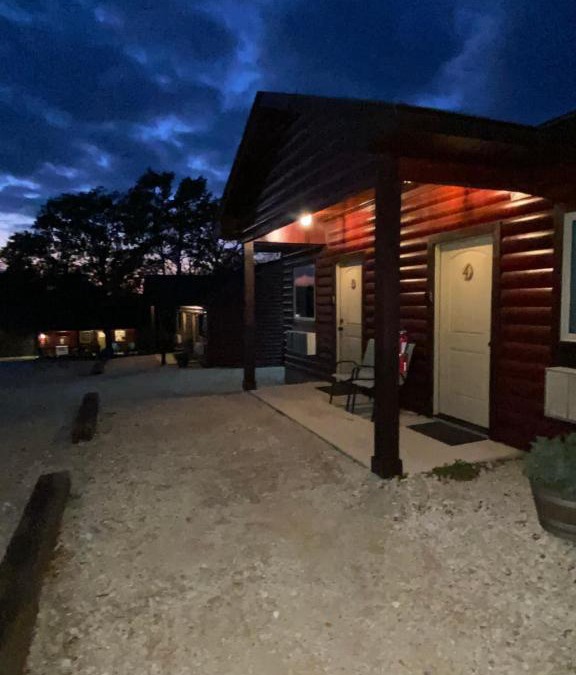 Kingston Hotel | The Woods Lodging