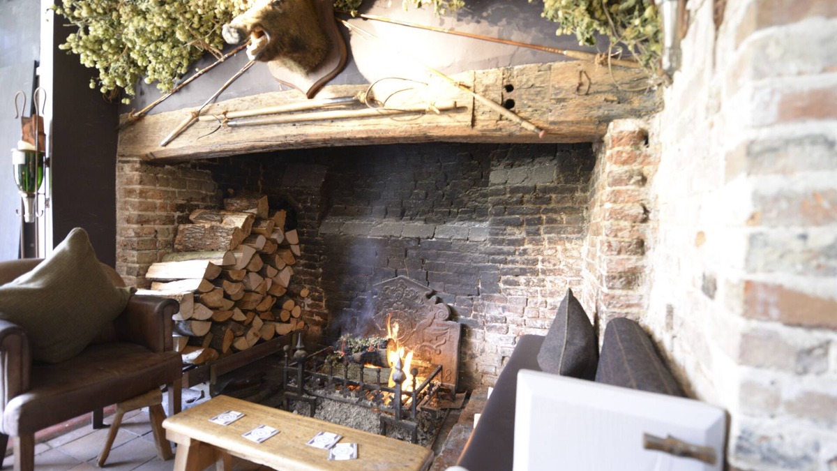 Wavehorne Hotel | The Woolpack Inn Warehorne