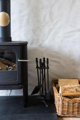 Goodwick House | The Workshop- Eco Cottage by the Coastal Path
