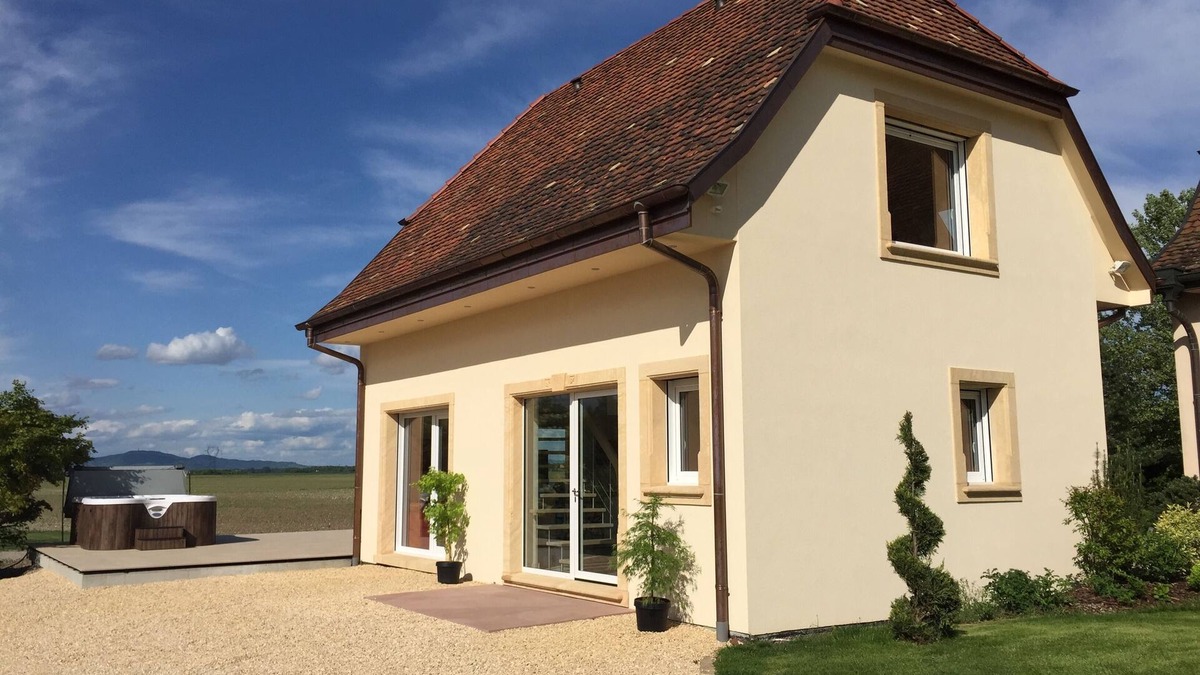Nambsheim House | The Workshop, Luxury Cottage, Pool, Jacuzzi near Colmar Wine Route