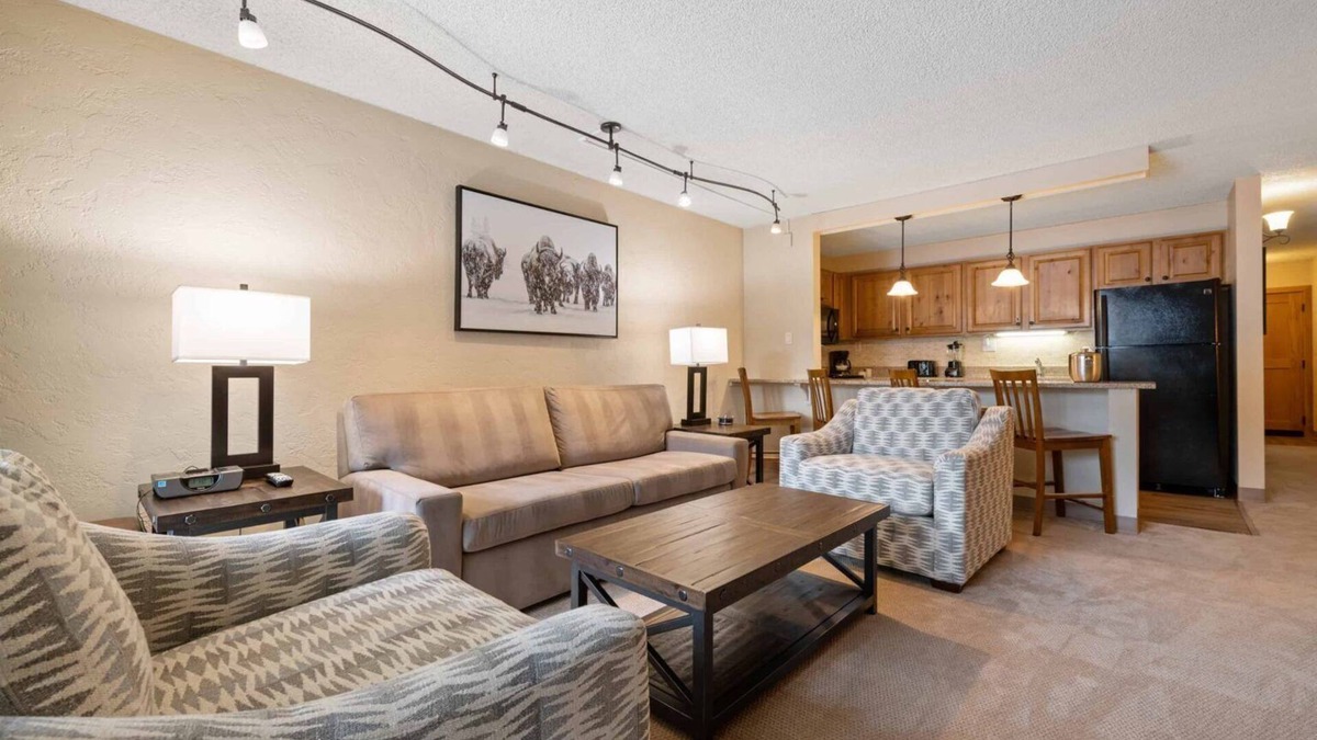 Vail Resort | The Wren One Bdr One Bath Full Kitchen Condo VAIL Walk to lift
