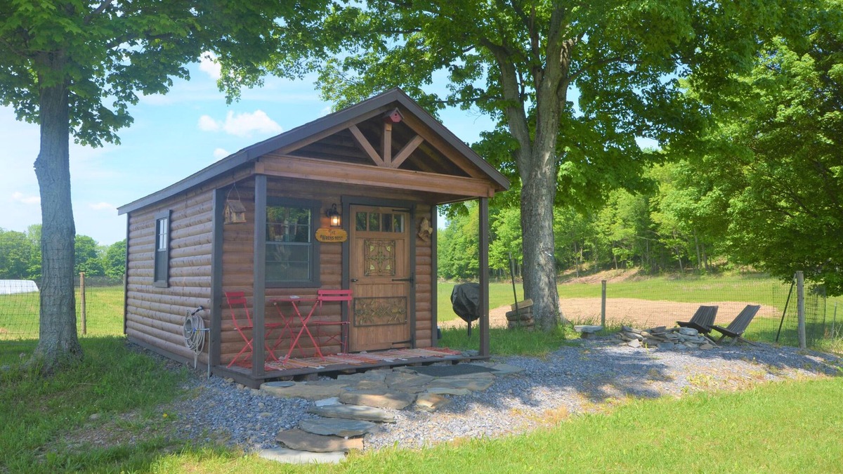 Caroline Cabin | The Wren's Nest at Scottland Yard Farm, a Romantic Cabin