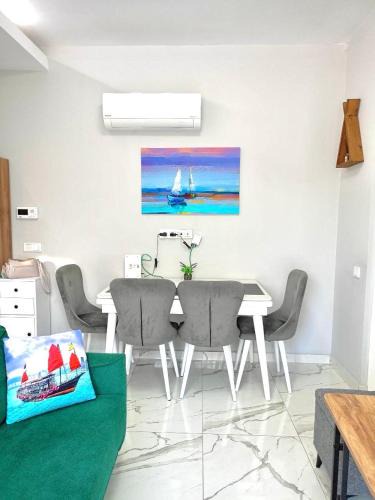 Alanya Apartment | The Yacht apartments-tranquiliti and comfort in the heard of Alanya 200m to Keykubat beach