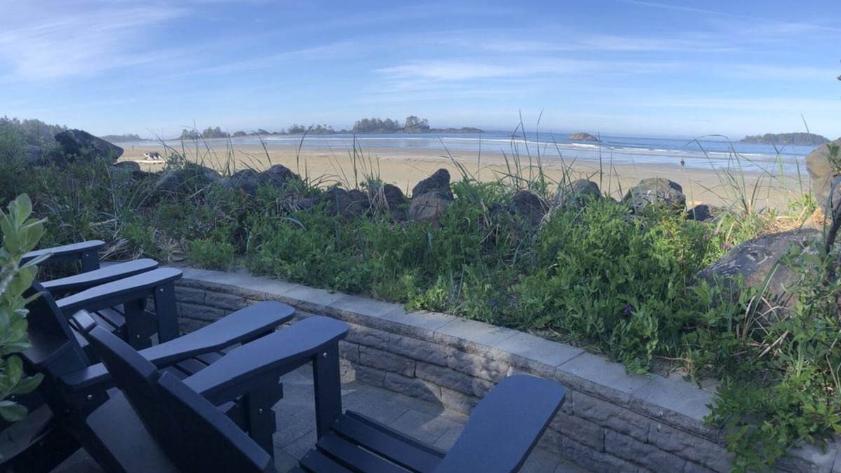 Tofino House | The Yacht House, Tofino B.C.