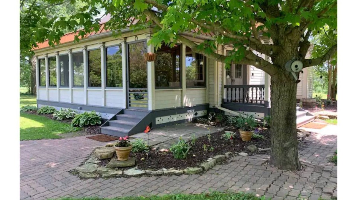 Spring Green House | The Yellow Farm