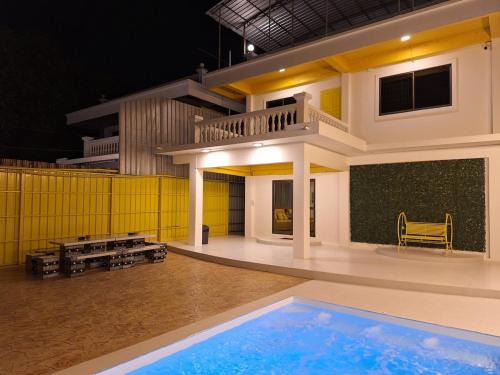 Hua Mak Villa | The Yellow House Poolvilla