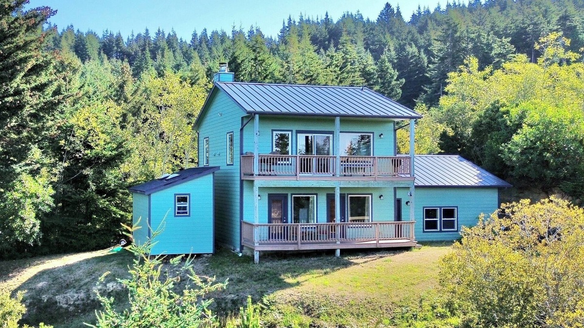 Port Orford House | The Yeti Ohana - fun, solitude & ocean views.