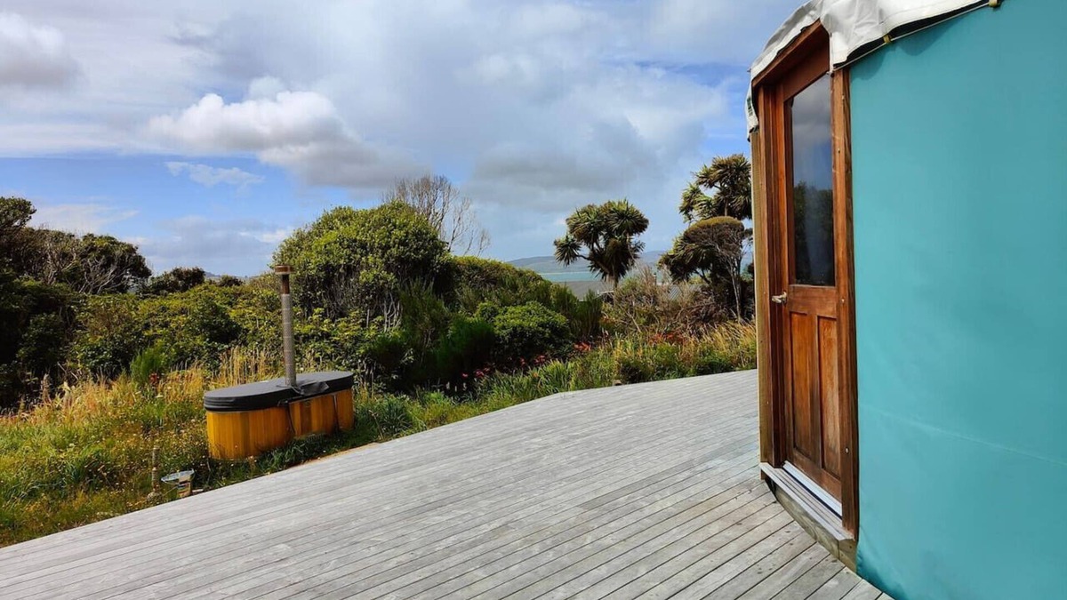 Colac Bay RV Rental | The Yurt at Ōraka Colac Bay