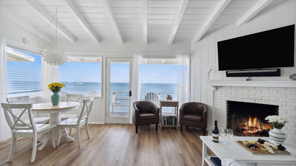 Eastern Malibu House | The Zuma Bungalow on Carbon Beach