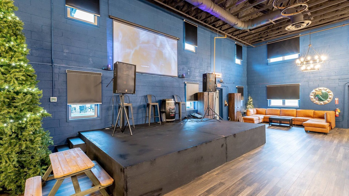 Rock Spring Apartment | Theatre and Treehouse Arcade at Rock Spring Resort