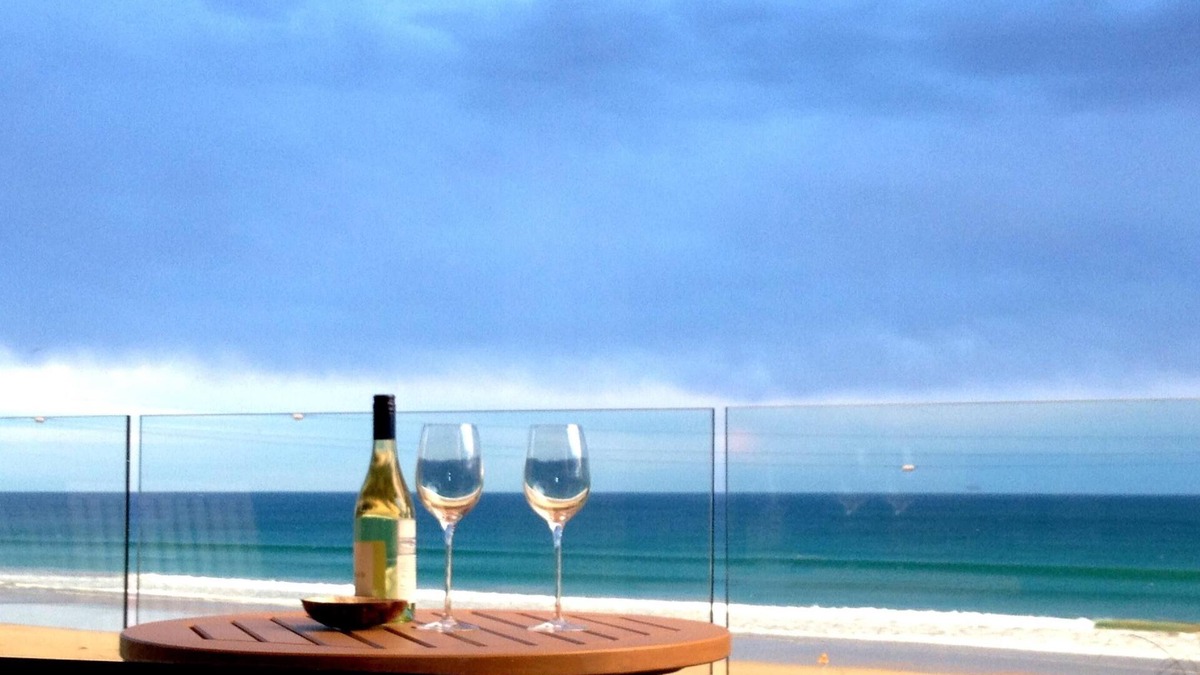 Moggs Creek Bed & Breakfast | THEBEACH GREAT OCEAN ROAD Waterfront Moggs Creek. Spacious Luxury just for 2