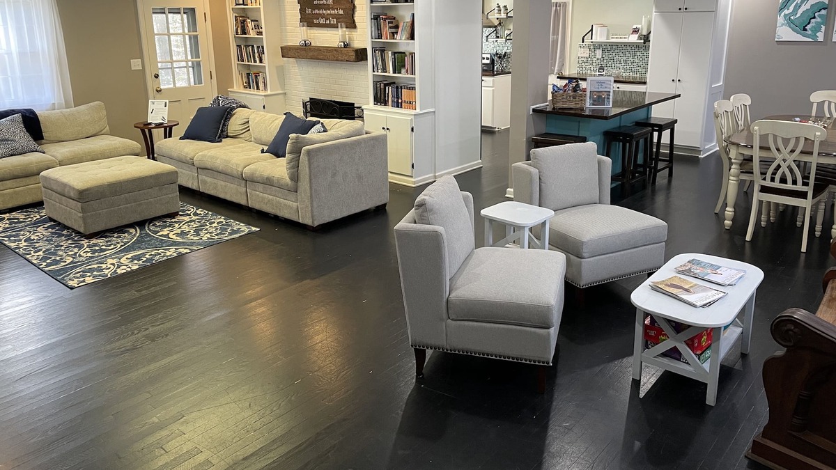 Charlottesville House | TheComfy Ranch