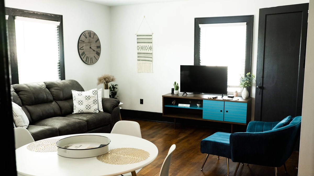 Somerset Apartment | Thee Parsonage Suite B
