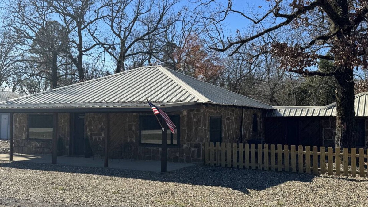 Pickens Cabin | Thelma's Place -Broken Bow/Hochatown - 1 BD