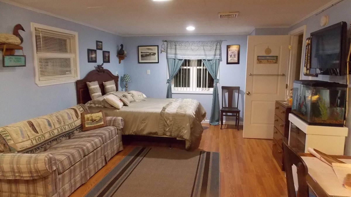 Silver Beach Apartment | Thelma’s Dawn Getaway! A true No Drama Zone