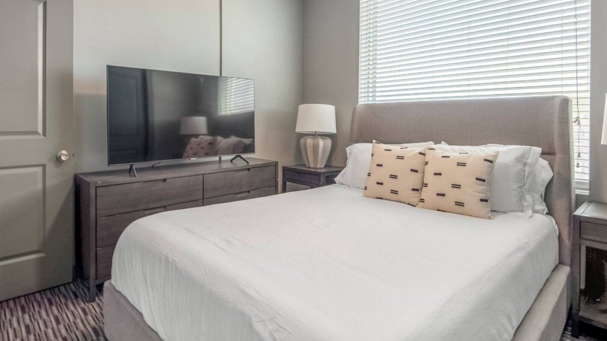 University District Apartment | TheNine 4BD 3 - Four Bedroom Apartment, Sleeps 8