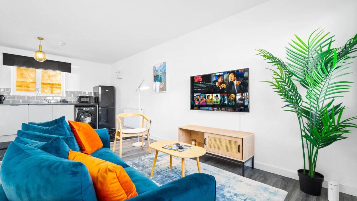 Cradley Heath Apartment | There is 1 bedroom with 1 small double bed, able to comfortably accommodate 2 guests.