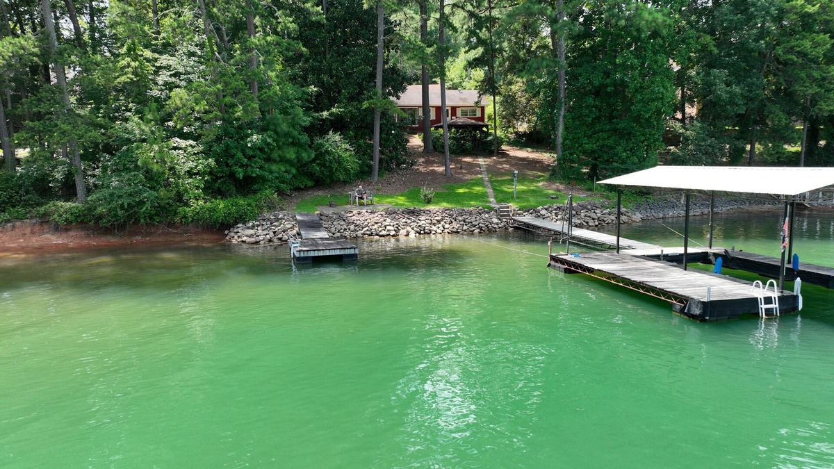 Buford Cottage | TheRedCottage lakefront PRIVATE DOCK