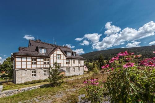 Ostruzna Apartment | Theresian Apartment