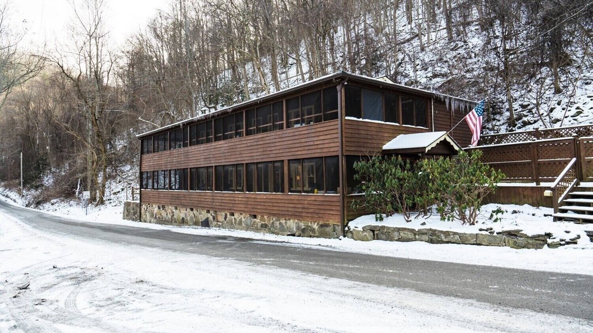 Elkins Cabin | TheRiverFrontResort*6Rooms*sleeps20*40Min>Timb Mtn