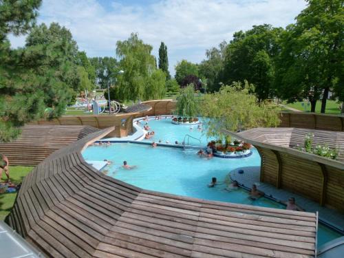 Komarom Apartment | Thermál Apartmanház