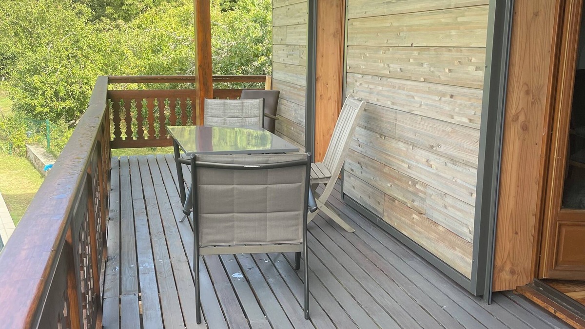 Saint-Laurent-en-Beaumont Ski Chalet | Thermally insulated chalet, swimming pool, unobstructed mountain views.