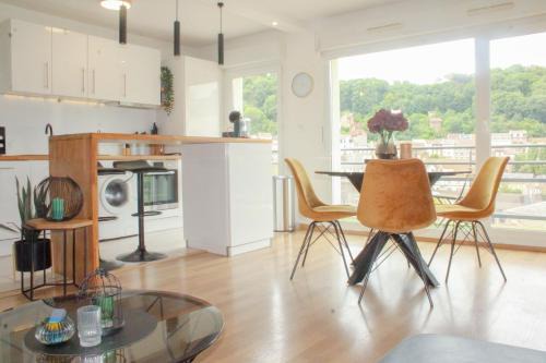 Longwy Apartment | TheSkyFall , cosy appartement, terrasse & parking