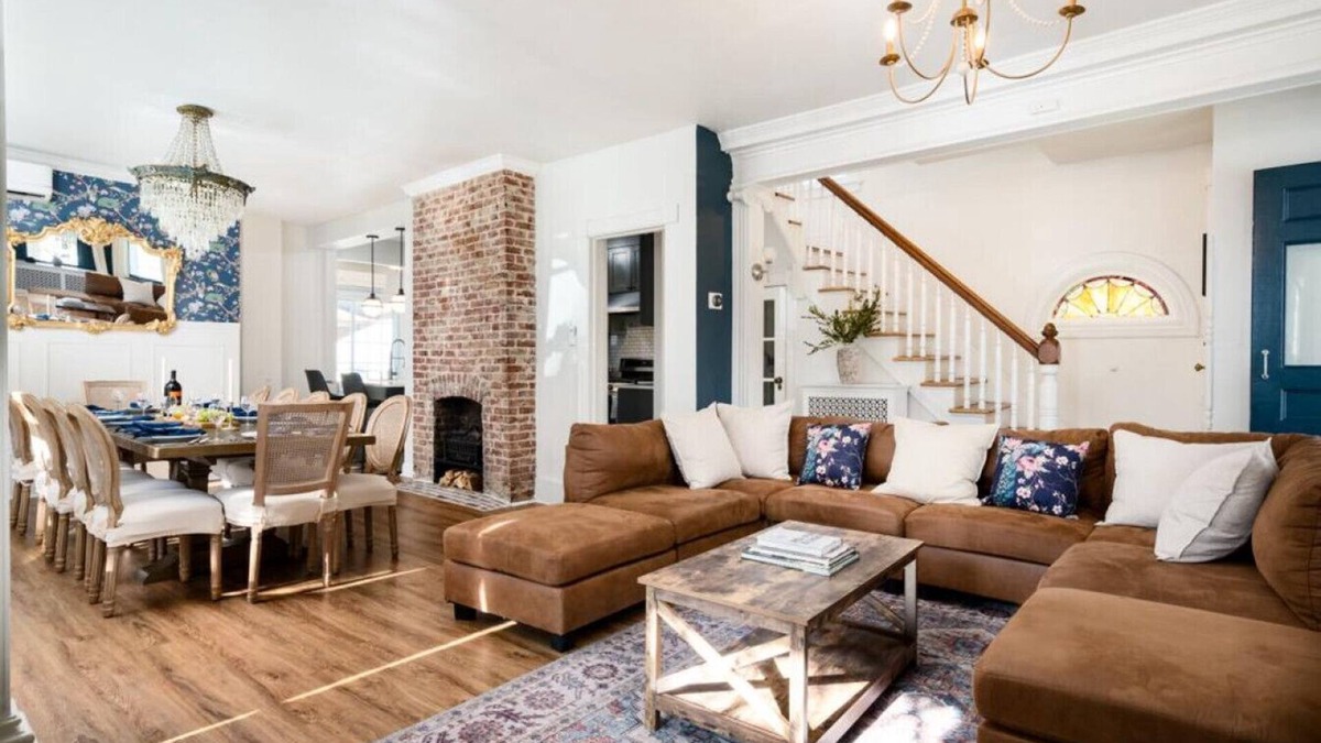 North Side House | TheVictorianBlue|25min to NYC