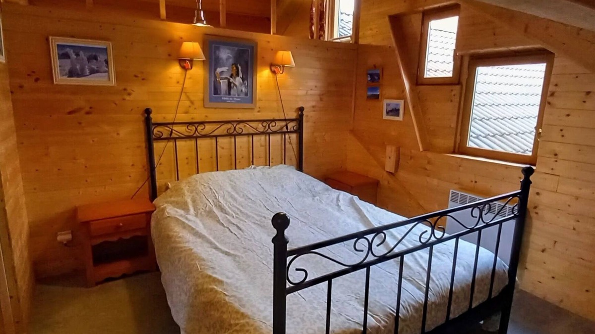 Saint-Nizier-du-Moucherotte Apartment | This mountain cocoon offers an idyllic setting for hiking enthusiasts.