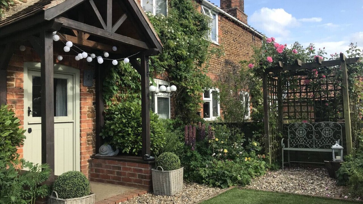 Ringstead House | Thimble Cottage - Three Bedroom House, Sleeps 5