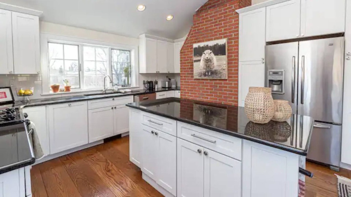 Millbrook House | Thimble House -Adorable home on gorgeous property!