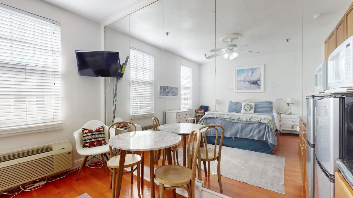 Palm Beach - West Palm Beach Condo | Third-floor downtown condo with pool & high-speed WiFi - Snowbird-friendly