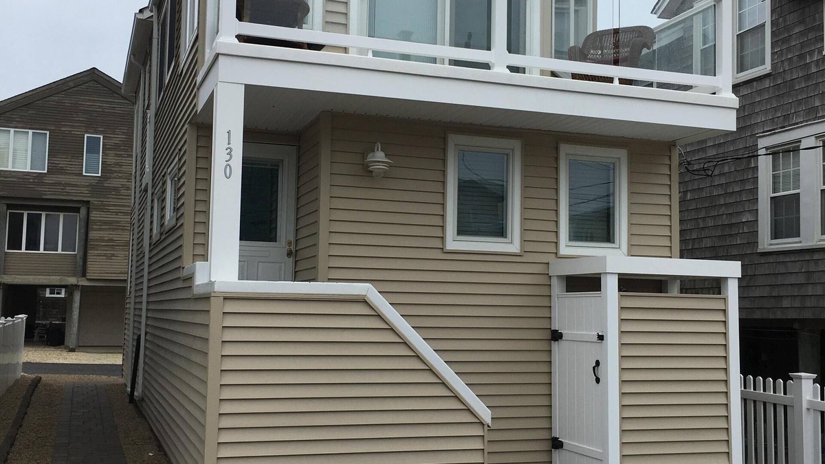 Ship Bottom House | THIRD FROM THE BEACH - OCEAN & BAY VIEWS FROM THE ROOFTOP; SUNRISES & SUNSETS
