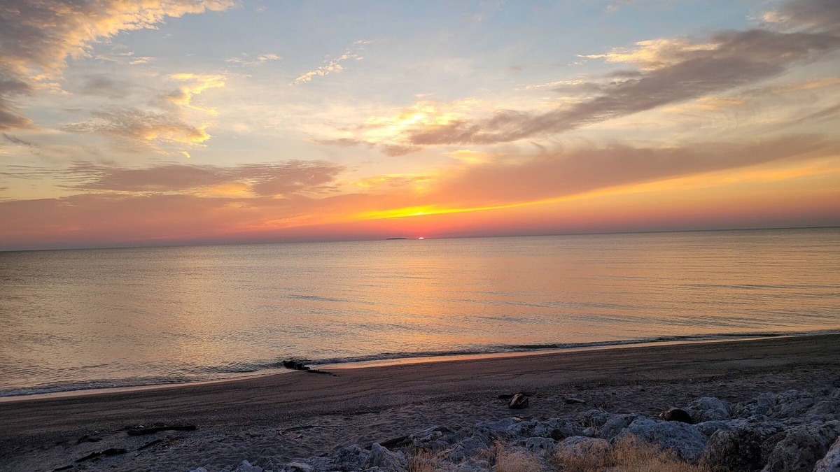 Curtice Cottage | This Account will not close it is no longer listed on VRbo