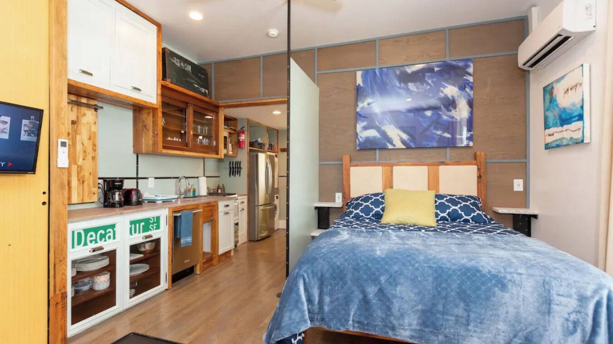 Lake Claire Apartment | This apartment is a 1 bedroom(s), 1 bathrooms, located in Atlanta, GA.