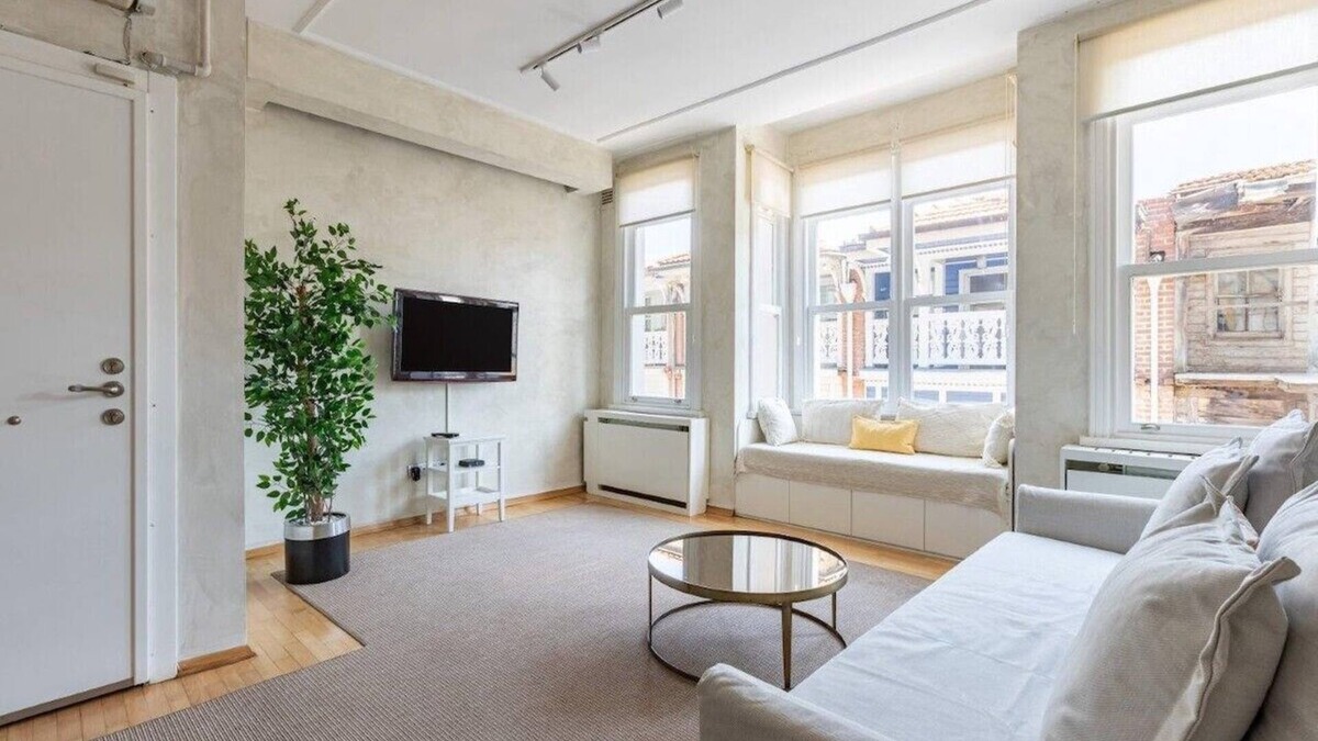 Arnavutkoy Apartment | This apartment is a 1 bedroom(s), 1 bathrooms, located in Beşiktaş, İstanbul.