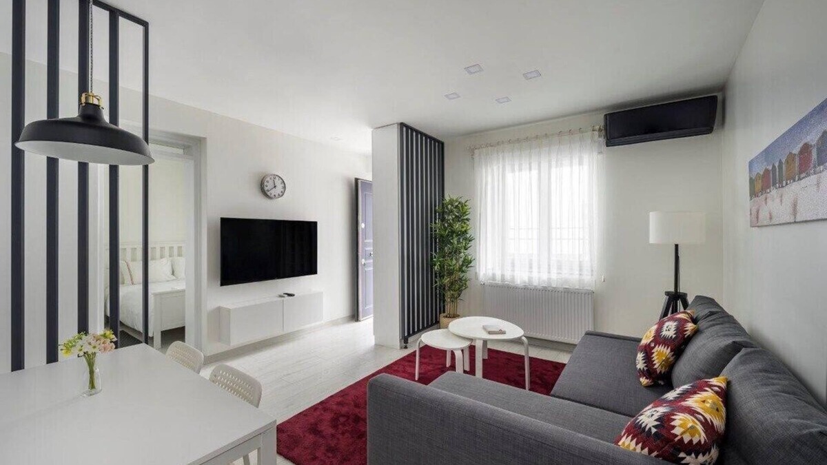 Bebek Apartment | This apartment is a 1 bedroom(s), 1 bathrooms, located in Beşiktaş, İstanbul.