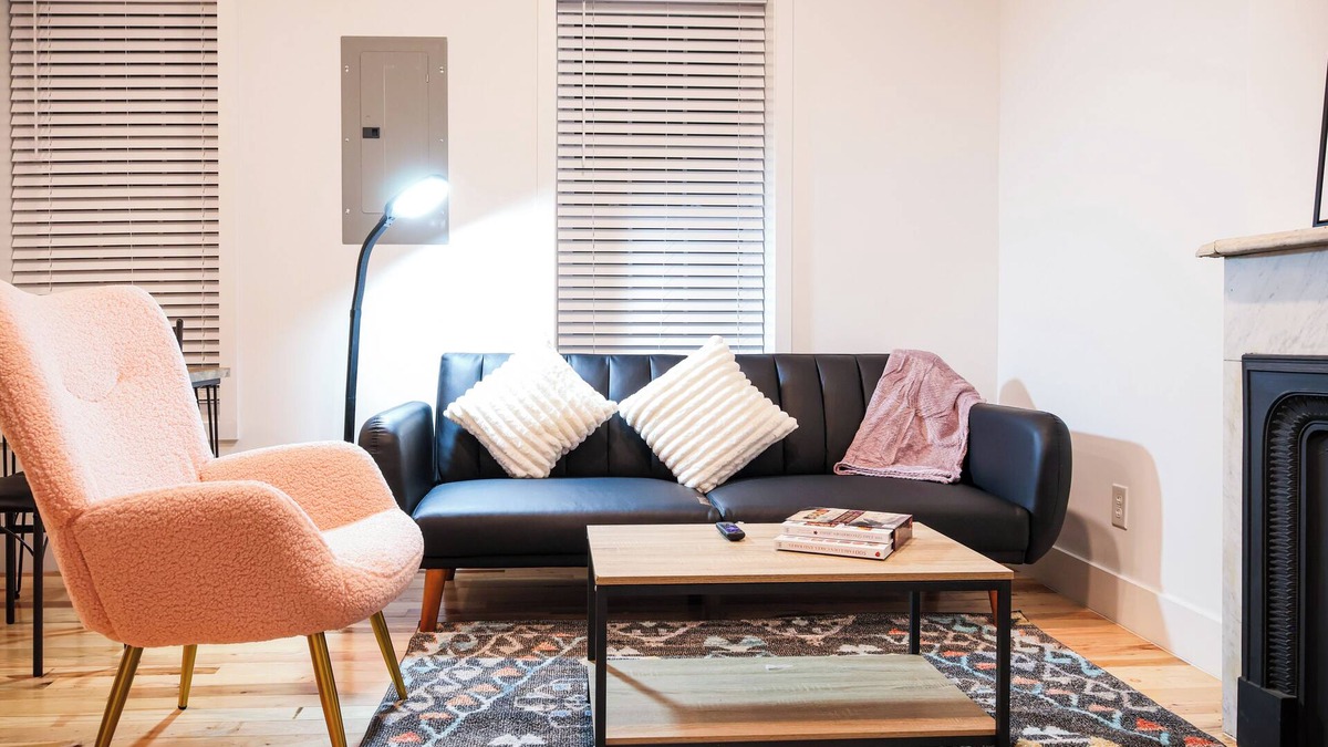 Corn Hill Apartment | This apartment is a 1 bedroom(s), 1 bathrooms, located in Rochester, NY.