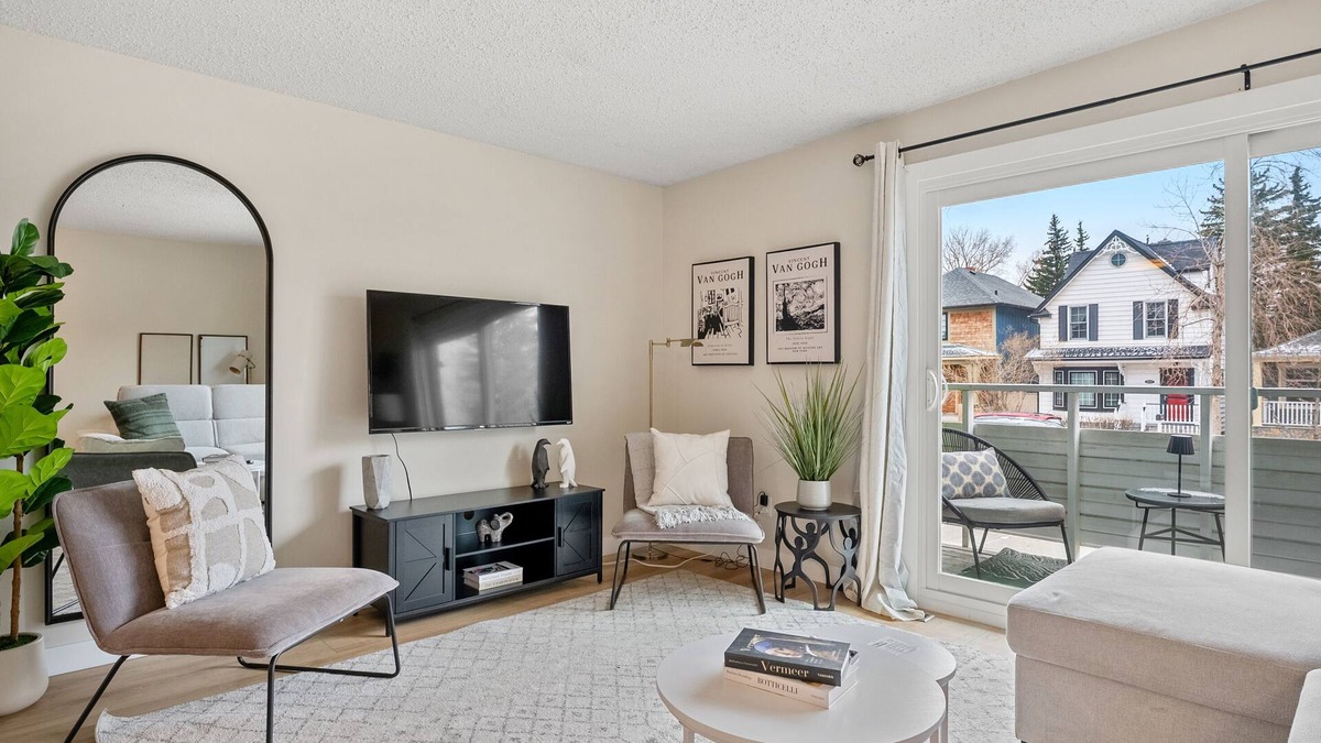 Inglewood Apartment | This apartment is a 2 bedroom(s), 1 bathrooms, located in Calgary, AB.
