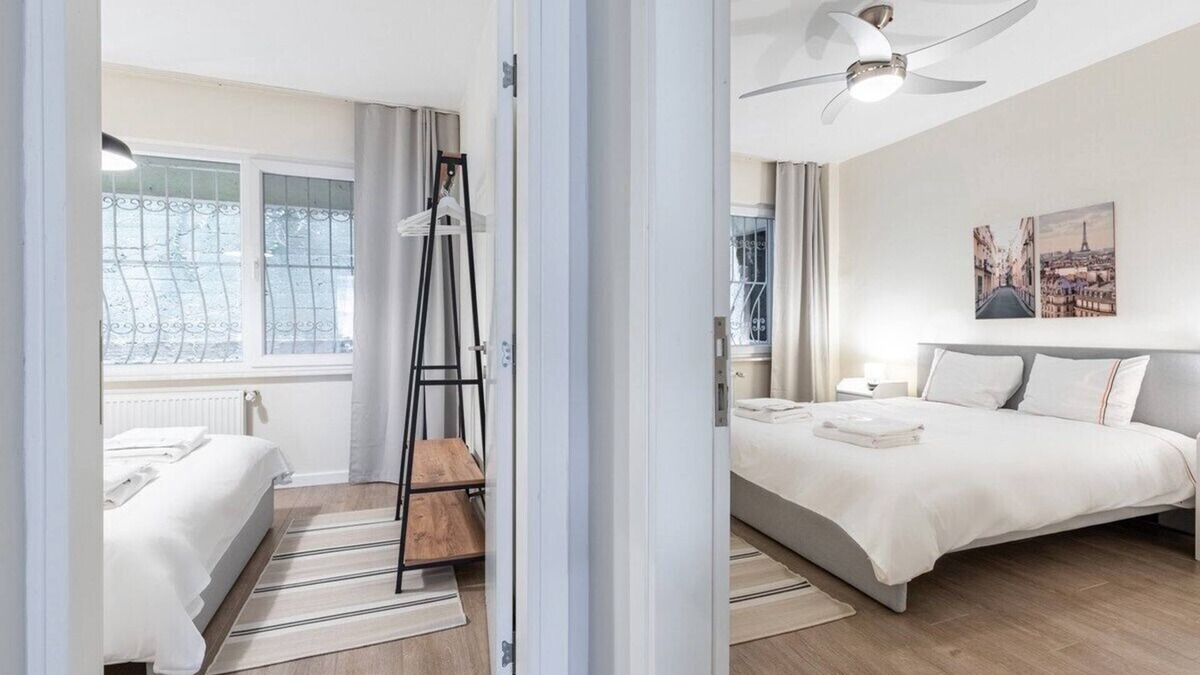 Bebek Apartment | This apartment is a 2 bedroom(s), 1 bathrooms, located in Beşiktaş, İstanbul.