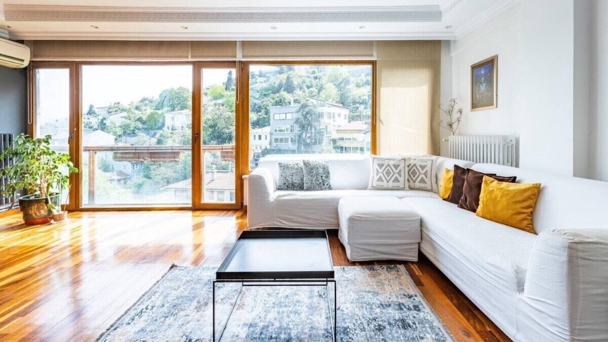 Bebek Apartment | This apartment is a 2 bedroom(s), 1 bathrooms, located in Beşiktaş, İstanbul.