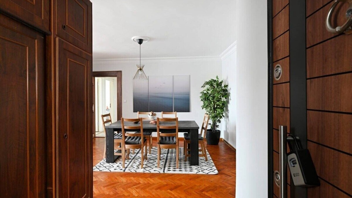 Besiktas Apartment | This apartment is a 3 bedroom(s), 1 bathrooms, located in Beşiktaş, İstanbul.
