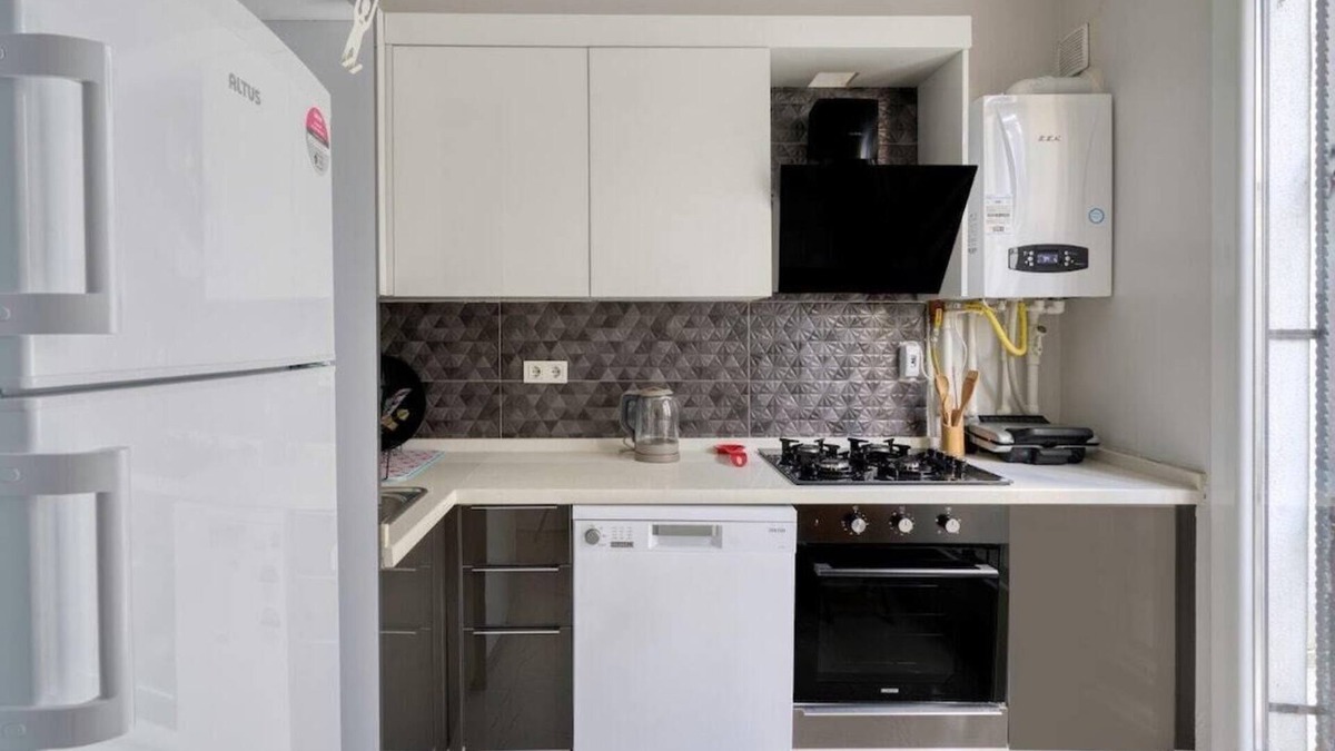 Ortakoy Apartment | This apartment is a 3 bedroom(s), 1.5 bathrooms, located in Beşiktaş, İstanbul.