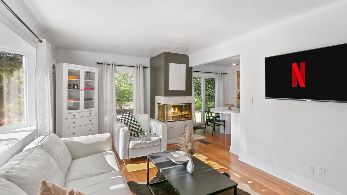 Oak Park Apartment | This apartment is a 4 bedroom(s), 2 bathrooms, located in Oak Park, MI.