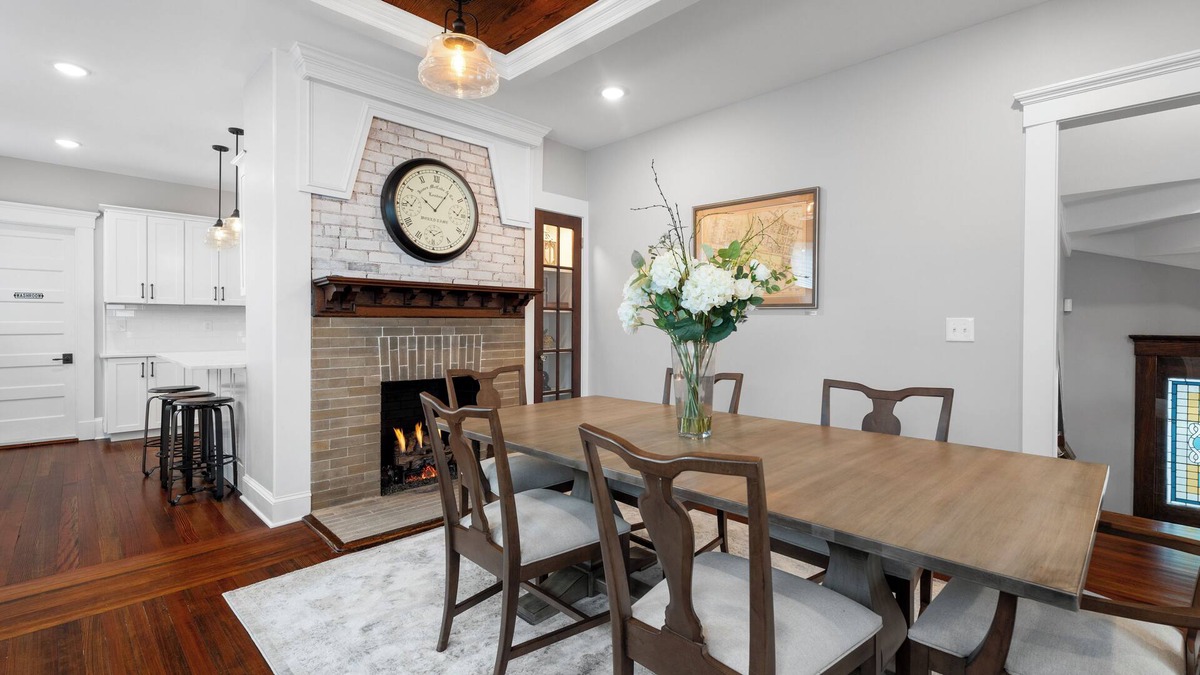 Beaver Hills Apartment | This apartment is a 5 bedroom(s), 5 bathrooms, located in New Haven, CT.