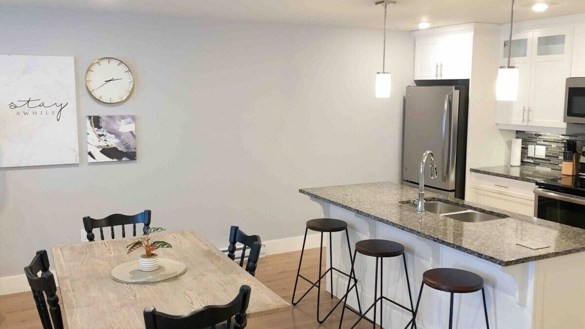 Fredericton Apartment | This apartment is a 2 bedroom(s), 1.5 bathrooms, located in Fredericton, NB.