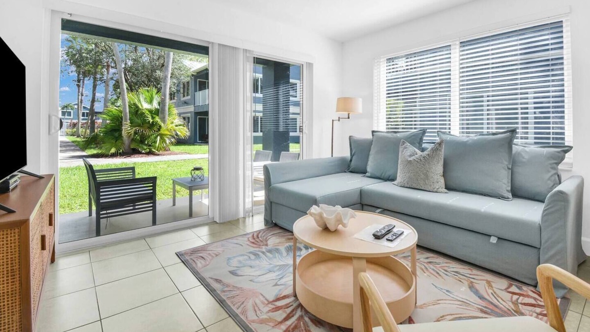 Boca Raton Apartment | This apartment is a 2 bedroom(s), 2 bathrooms, located in Boca Raton, FL.